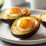 Gebackene Avocado im Airfryer für einen köstlichen Snack.
