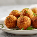 Proteinreiche Bohnen-Bällchen aus dem Airfryer für gesunde Snacks.