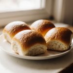 Aufbackbrötchen in der Heißluftfritteuse frisch zubereitet.