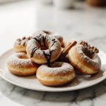 Leckere Donuts aus dem Airfryer, perfekt für jedes Dessert.