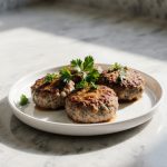 Frikadellen aus der Heißluftfritteuse lecker zubereitet.