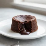 Lava Cake aus der Heißluftfritteuse - ein leckerer Schokoladenkuchen.