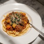 Ragù Bolognese aus der Heißluftfritteuse in leckerer Zubereitung.